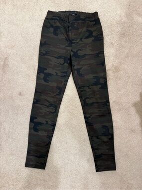 Sanctuary women’s  Camo Leggings - Olive & Black